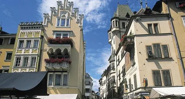 Bolzano, blackout in città: suonano le sirene antifurto dei negozi
