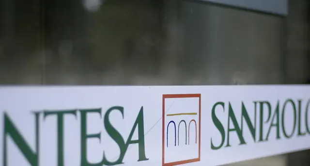 Intesa:nel 2022 utile a 4,35 miliardi dopo rettifiche Russia
