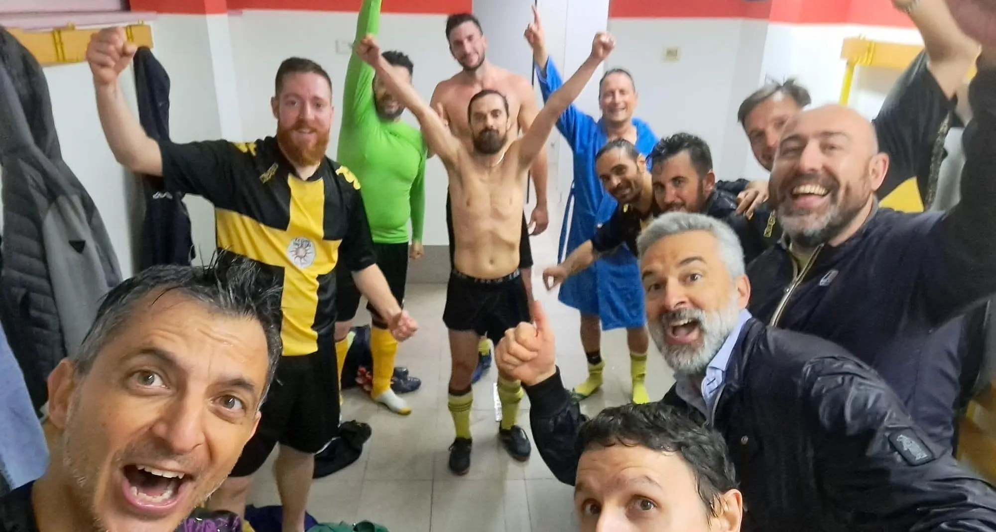 Vent'anni di calcetto: amicizia, agonismo e sogni condivisi