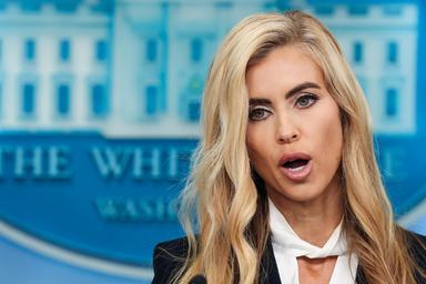 Il primo briefing della nuova portavoce di Trump, uno dei più corti di sempre