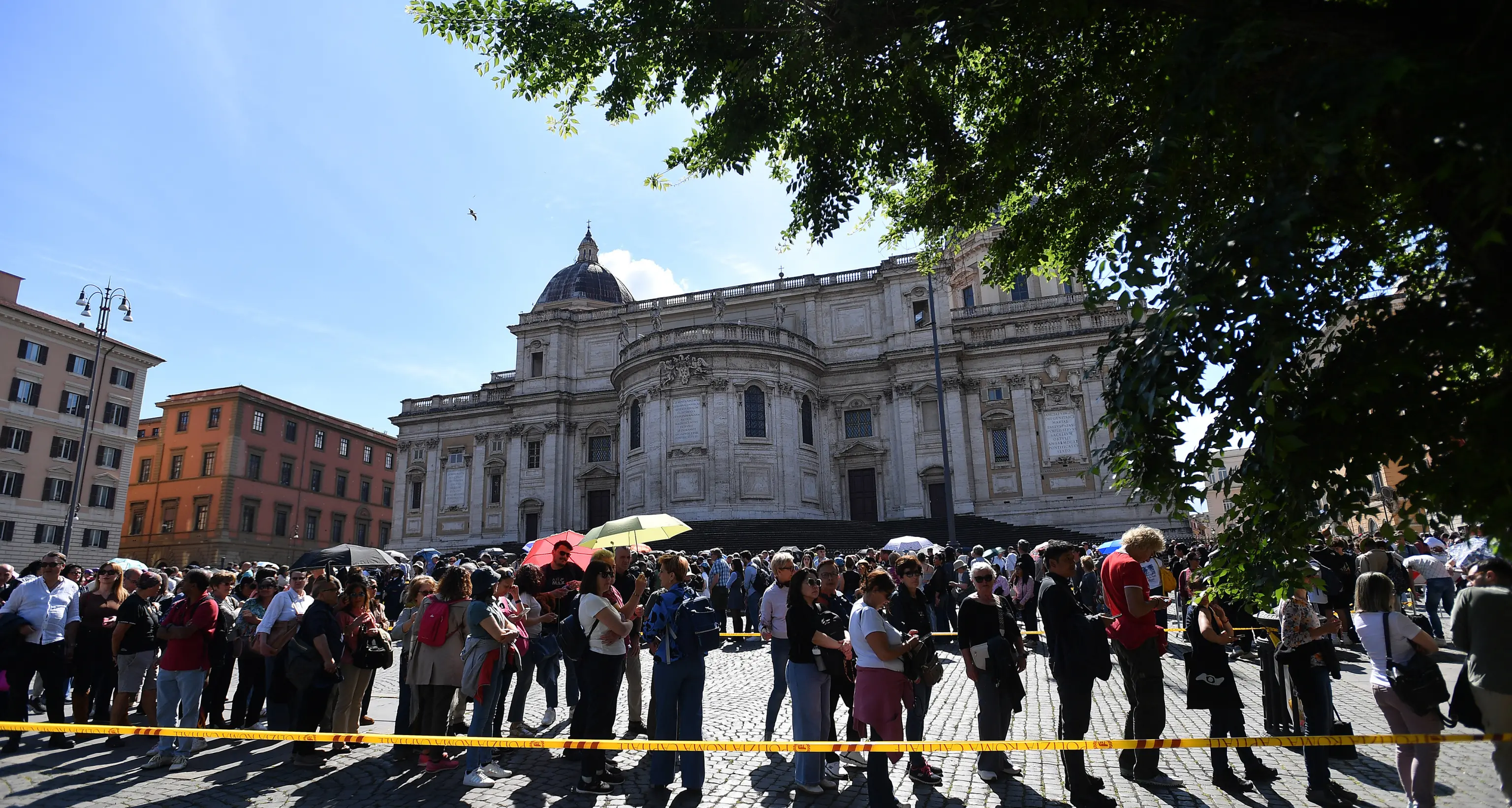 Papa: 20mila fedeli a Santa Maria Maggiore, 13 mila già entrati