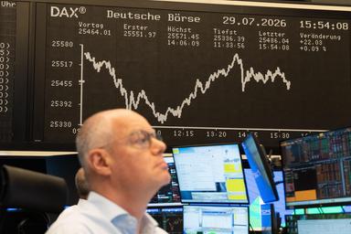 Borsa: Europa cauta in attesa dei dati Usa, Milano -0,3%