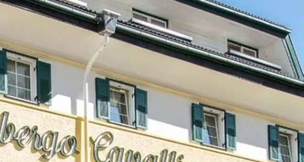 L’albergo no mask resta aperto con la “condizionale”