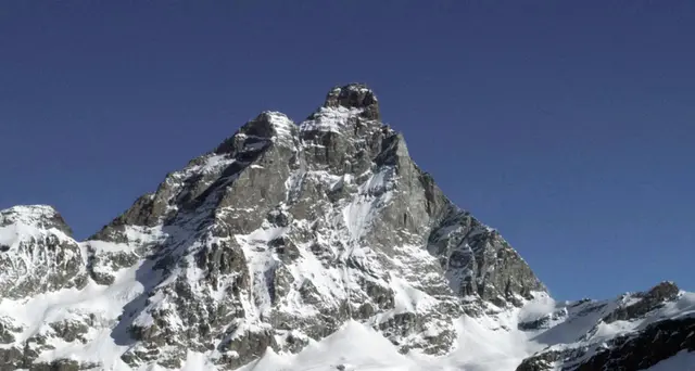 Siccità: Cervinia, ghiacciaio restituisce ordigno bellico