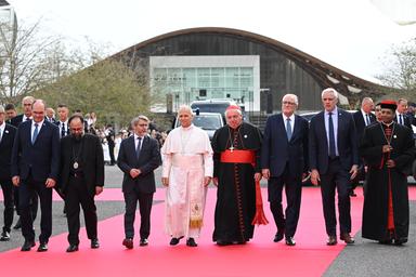 Il Papa all'Europa, 'attenti all'illusione del riarmo'