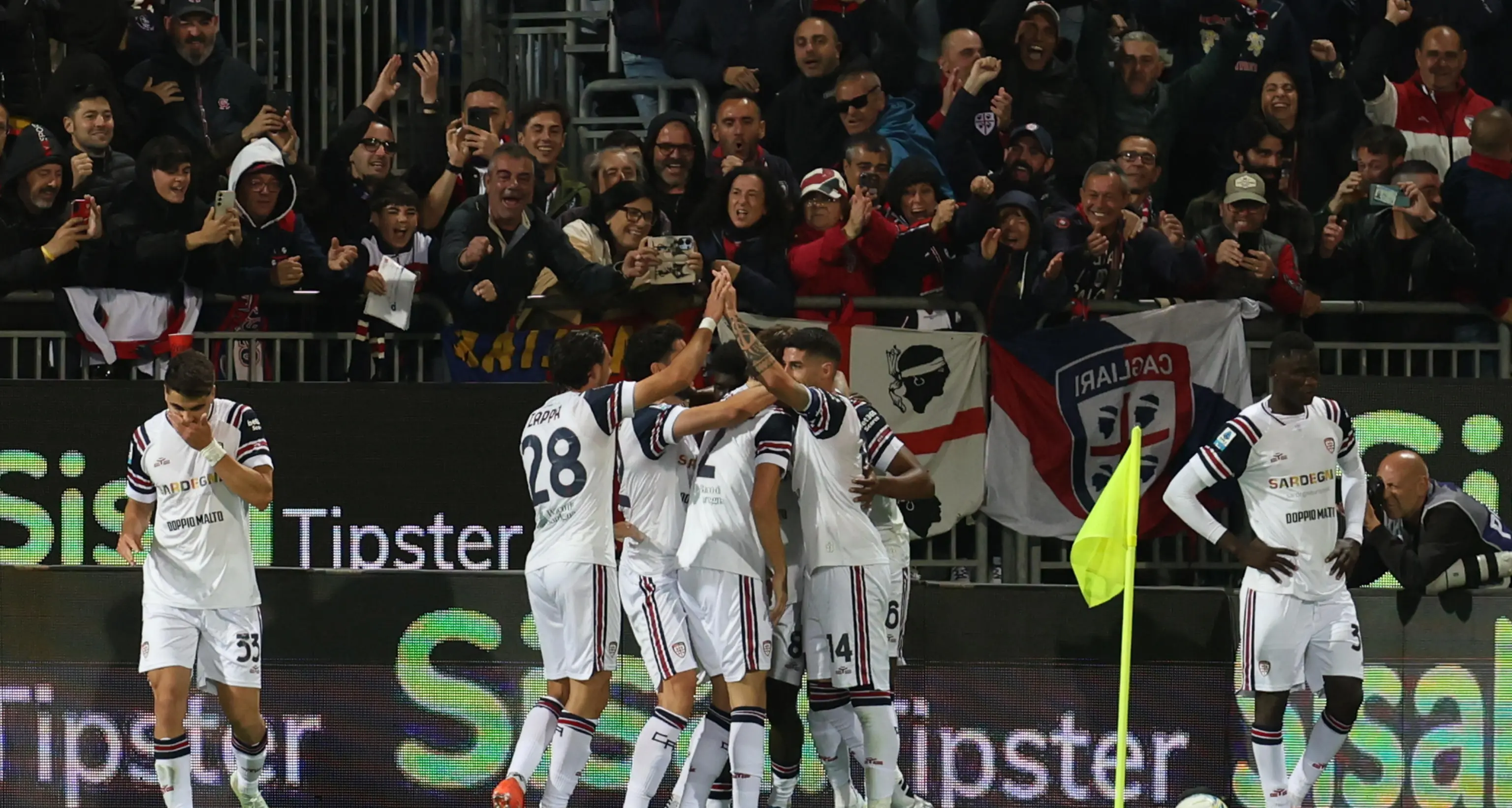 Serie A: il Cagliari è salvo, restano in lizza Lecce e Cremonese