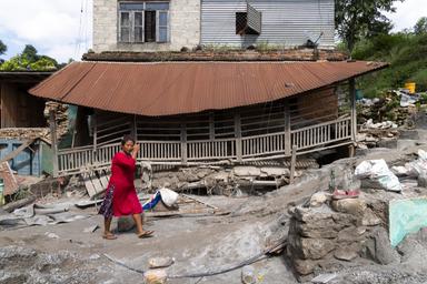 Nepal, 903 morti e 4.200 dispersi dopo le inondazioni