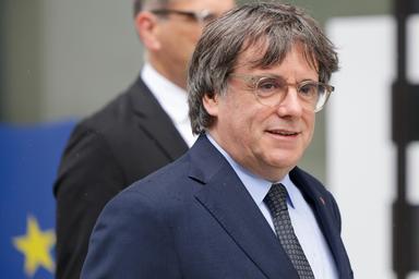 Il Tribunale Supremo ha revocato l'ordine di arresto per Puigdemont