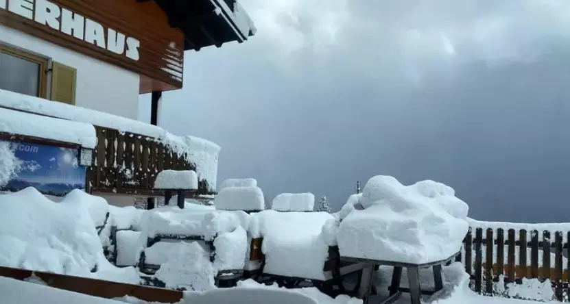 È arrivata la prima vera nevicata dell'inverno in Alto Adige: fino a 50 cm