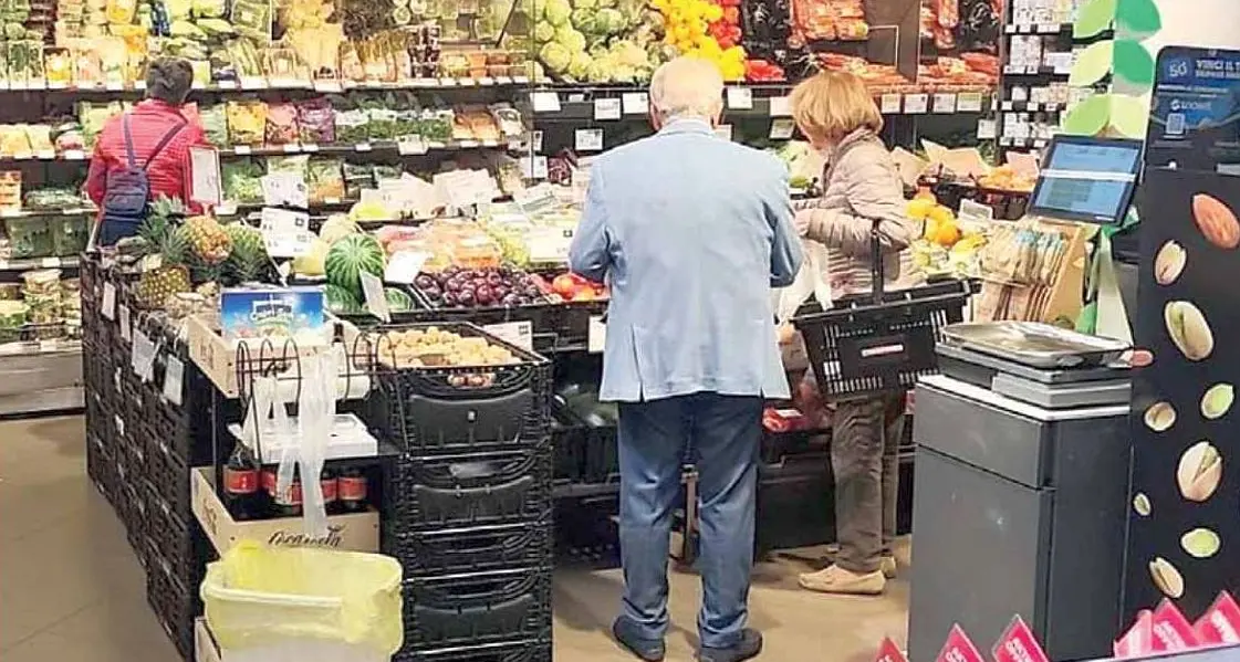 Da Cagnotto a Corrarati: «A Bolzano fare la spesa costa troppo»