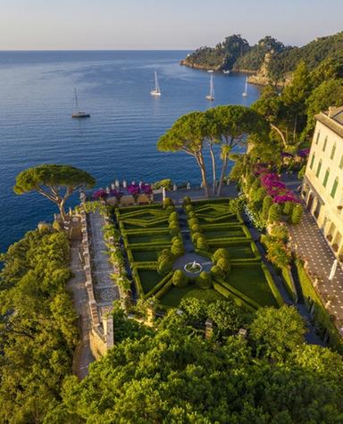 Giardini vista mare, scrigni di storia e di collezioni botaniche