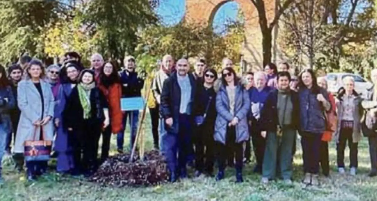 Un albero per ricordare Elisa Stivanello, epidiemologa morta prematuramente nel 2023