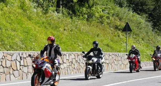 «Passi dolomitici, la Provincia di Bolzano continua a rimandare: nessuna azione concreta»