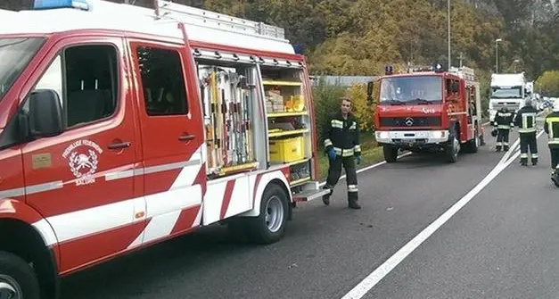 Auto contro camion, disagi sulla statale del Brennero