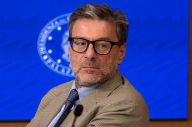 Decreto bollo auto in Gazzetta, 1,698 miliardi da economie su Pnrr