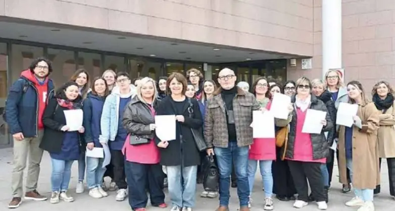 Le educatrici degli asili nido: «Da maggio stop agli straordinari»
