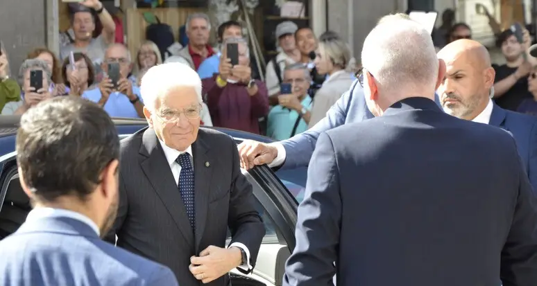 Mattarella sulle minoranze: «Non si era e non si è stranieri a casa propria»