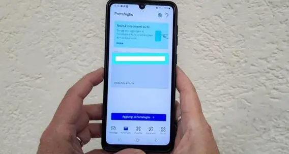 Il debutto di It-Wallet: da oggi patente e tessera sanitaria digitali direttamente sul telefono