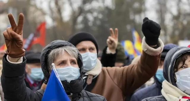 Moldavia: migliaia in strada contro governo e Parlamento