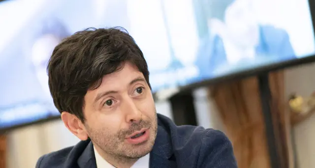 Vax day: Speranza, aspettavamo giorno da tempo, ma prudenza
