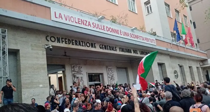 Attacco alla Cgil, Landini: “Squadrismo fascista”. Condanna di Mattarella e Draghi
