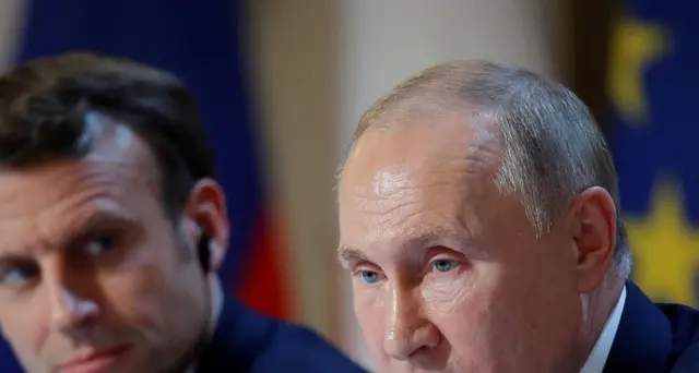 Ucraina, Macron: mantengo comunicazioni regolari con Putin