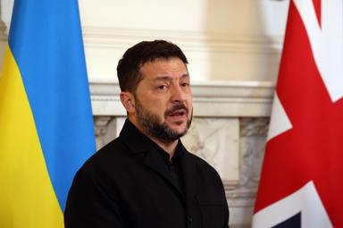 Zelensky, 'in corso attacco russo, Mosca sfrutta nostri problemi con Starlink'