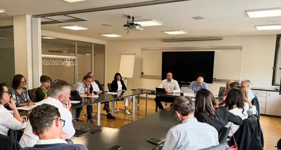Salari, incontro Achammer-sindacati: al vaglio un secondo stipendio-base per i docenti