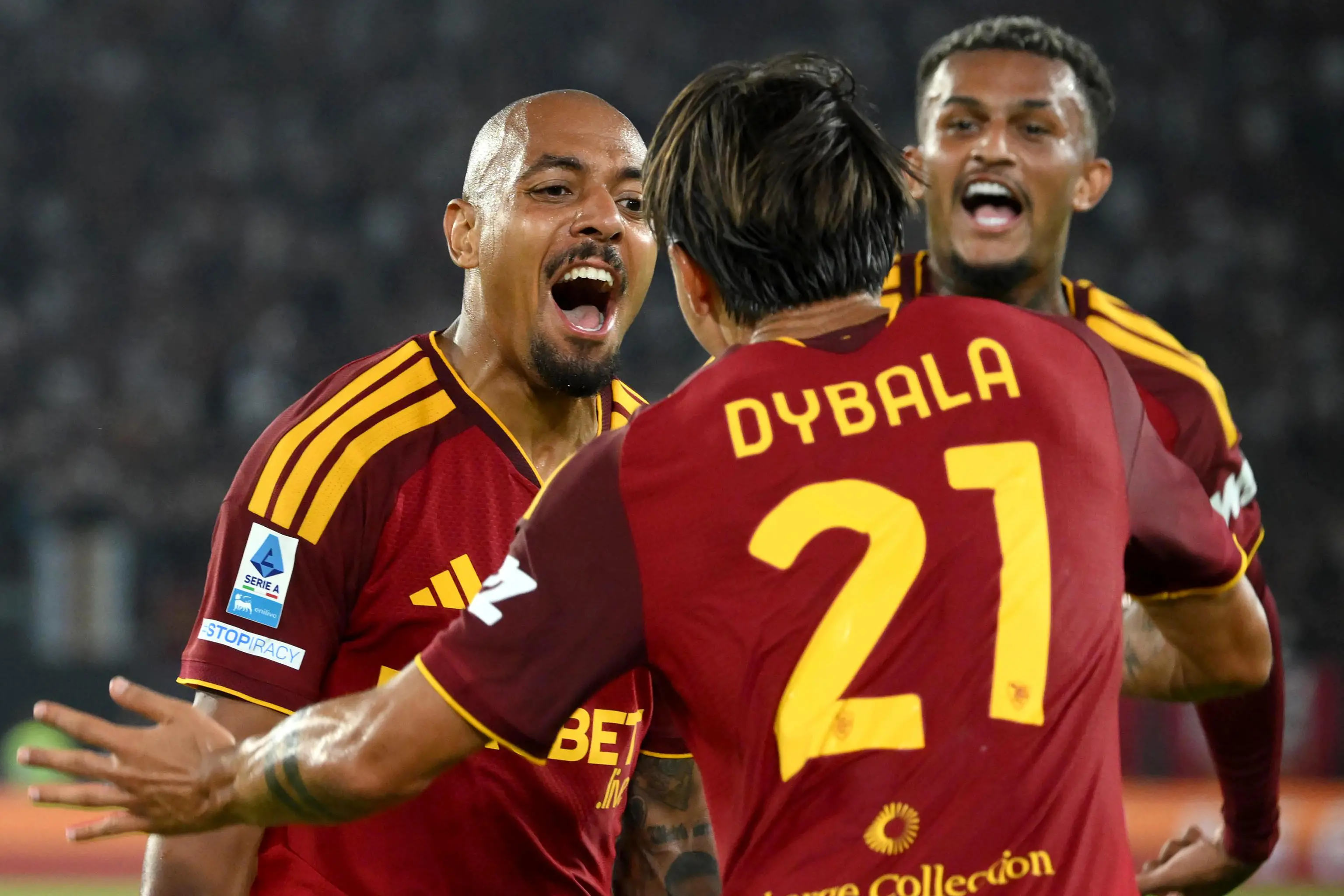 Tripletta di Malen, la Roma fa poker con la Fiorentina