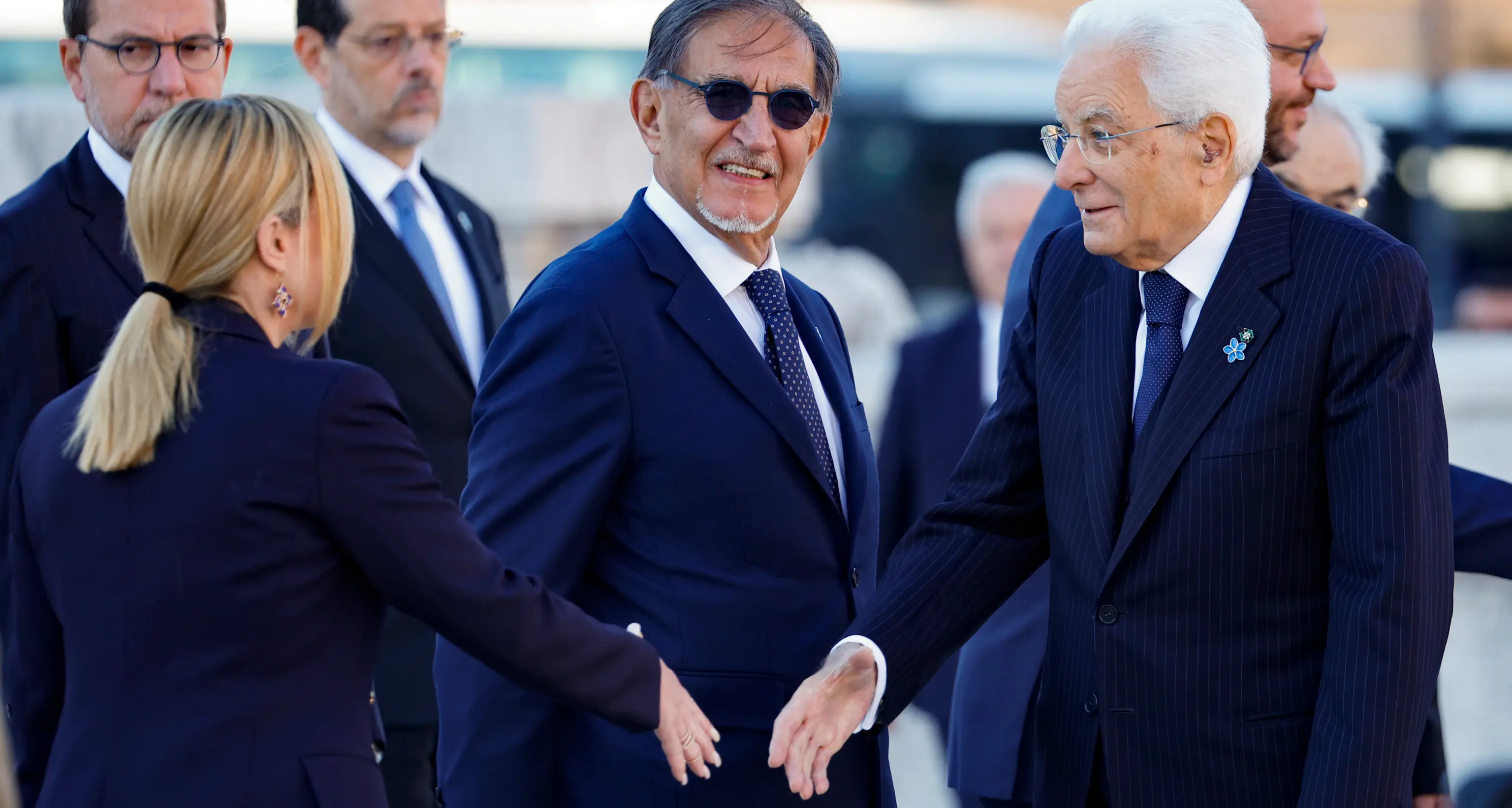 4 novembre: Mattarella depone corona all'altare della Patria