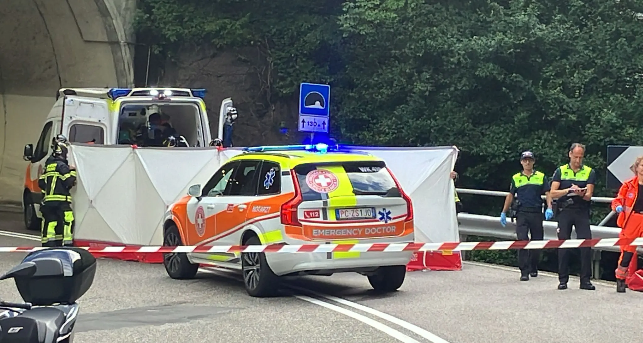 Scontro tra moto all’imbocco della galleria per San Genesio