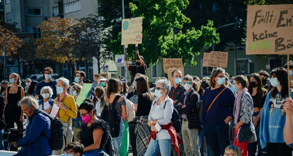 Clima, i giovani di Friday for Future tornano in piazza a Bolzano: “Salviamo la terra”