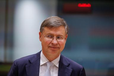 Dombrovskis: "Al G20 non parlo col ministro russo, rispetto per le vittime"