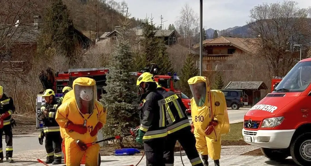 Sesto, fuga di cloro in hotel: intervento dei vigili del fuoco