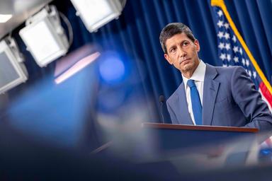 La Fed rialza i tassi di 25 punti base, prima volta in 3 anni
