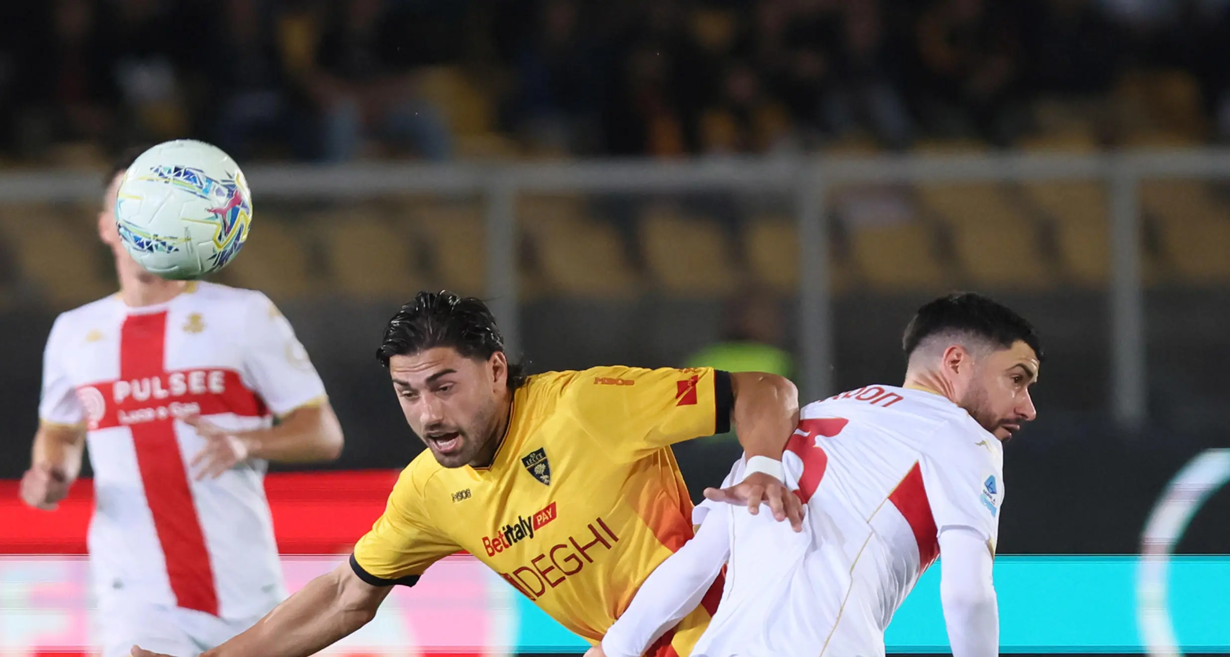 Calcio: Lecce salvo, la Cremonese retrocede in Serie B