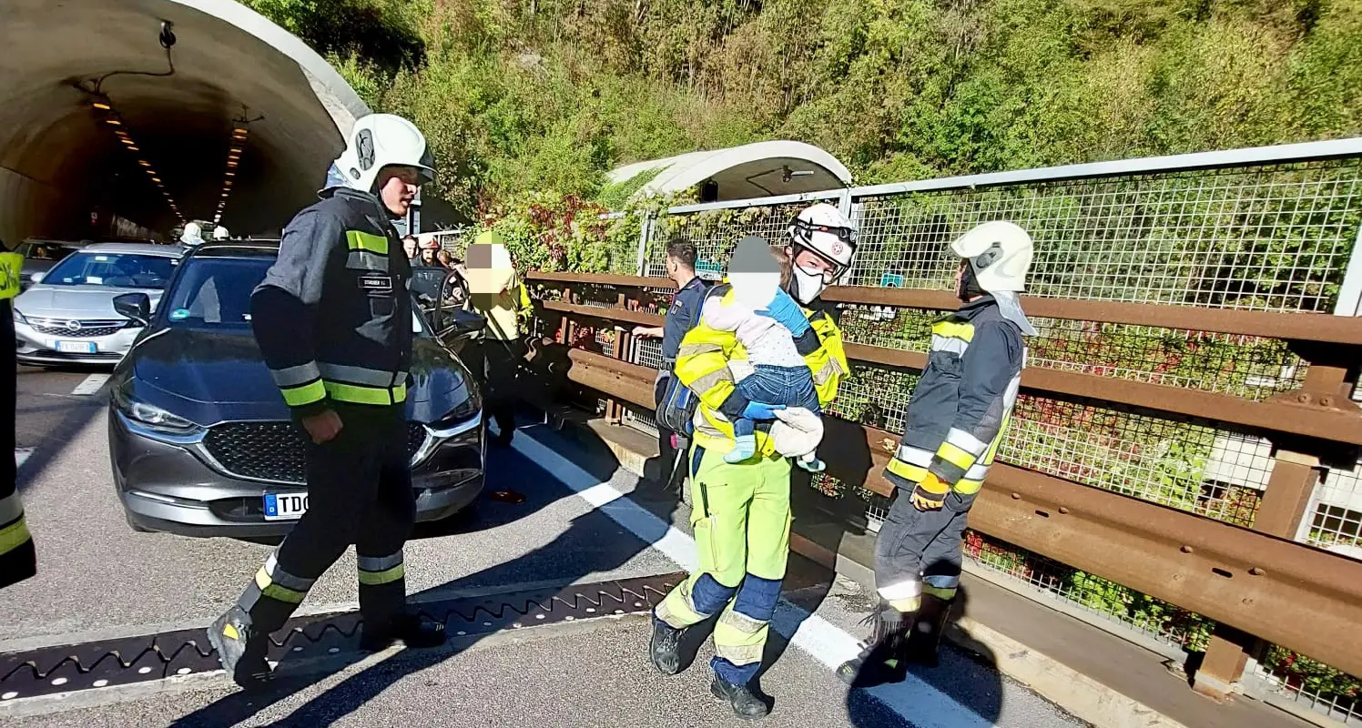 Tamponamento multiplo tra Chiusa e Bolzano Nord, feriti una donna e un bambino