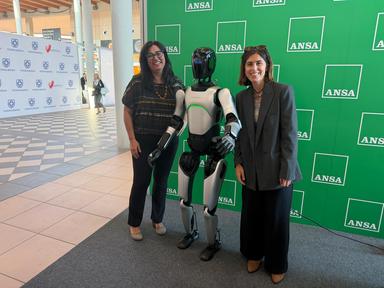 A Ttg l'intervista al robot umanoide, 'non provo emozioni ma imparo da voi'