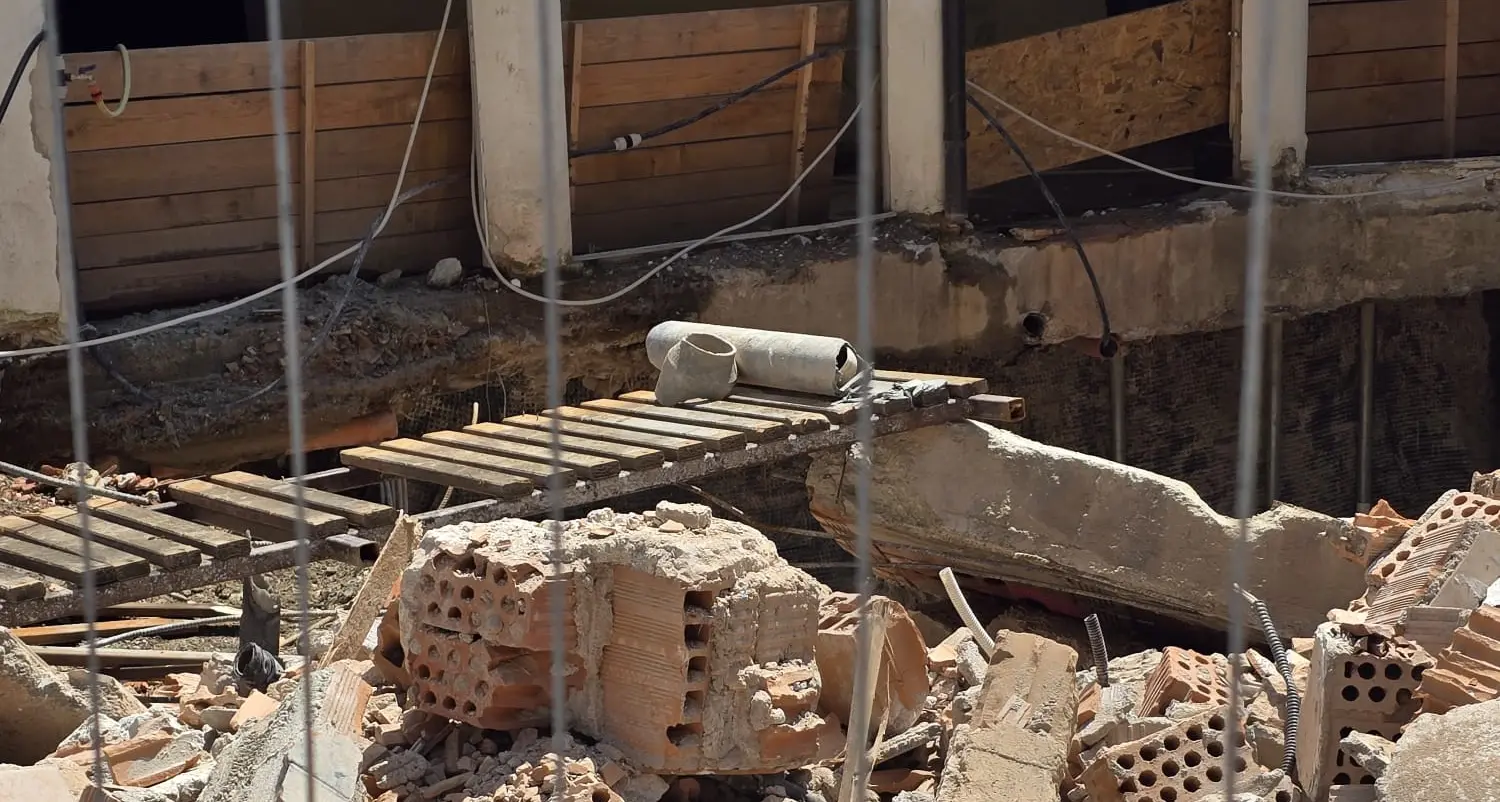 Amianto smaltito in maniera irregolare: cantiere sotto sequestro