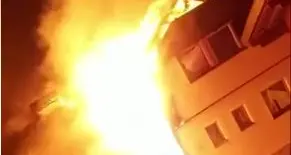 Rio Pusteria, furioso incendio in un edificio