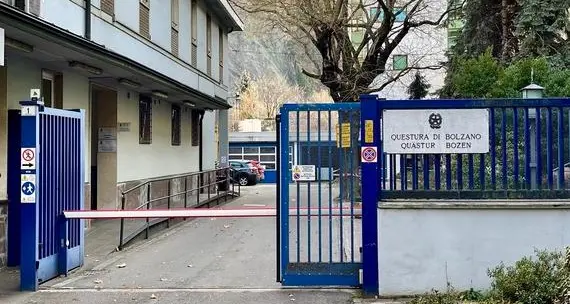 In sei mesi 50 stranieri espulsi dalla questura di Bolzano