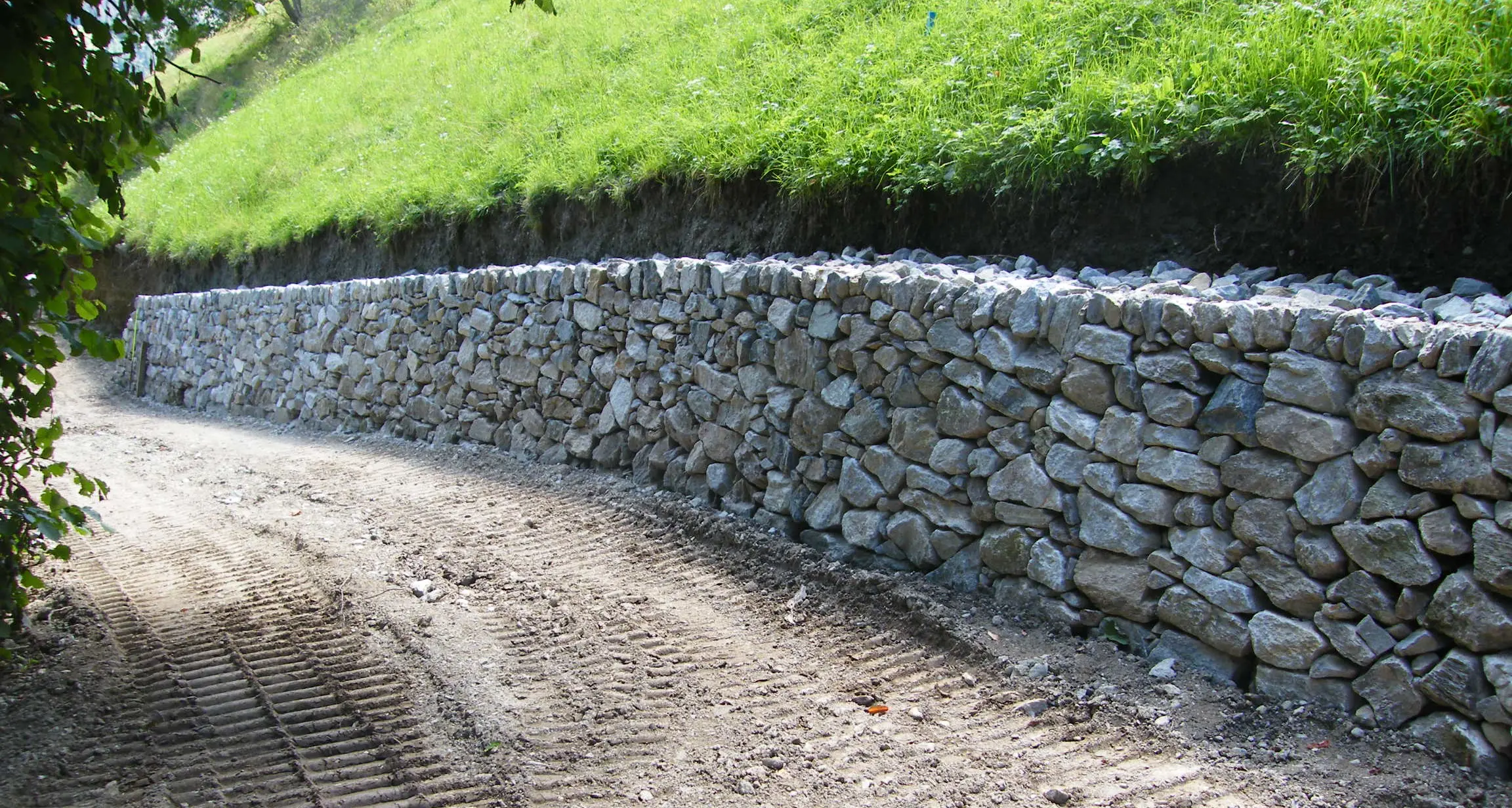 Via al restauro dei muretti a secco nel Parco dello Stelvio