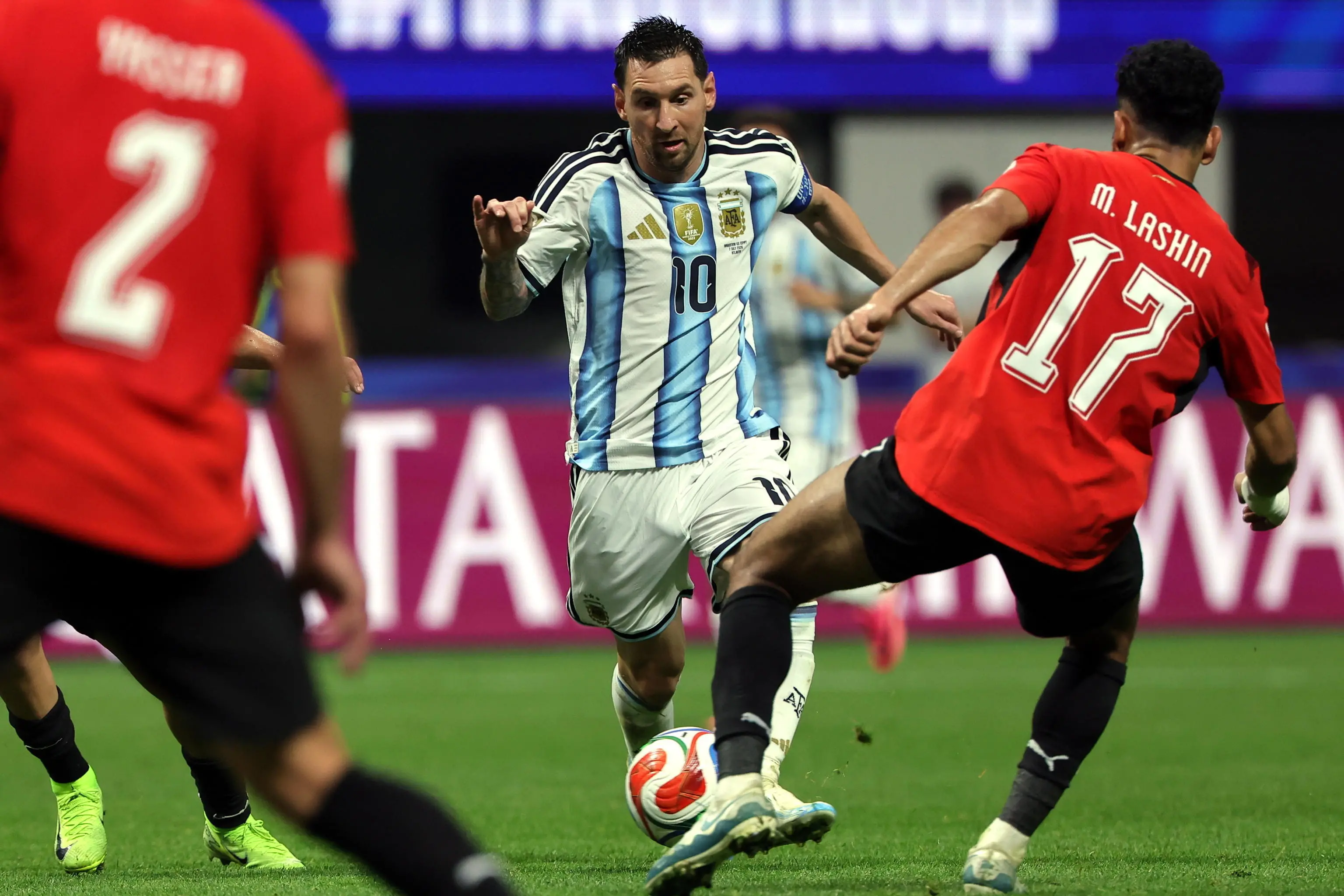 ++ Mondiali: 3-2 in rimonta all'Egitto, l'Argentina ai quarti ++