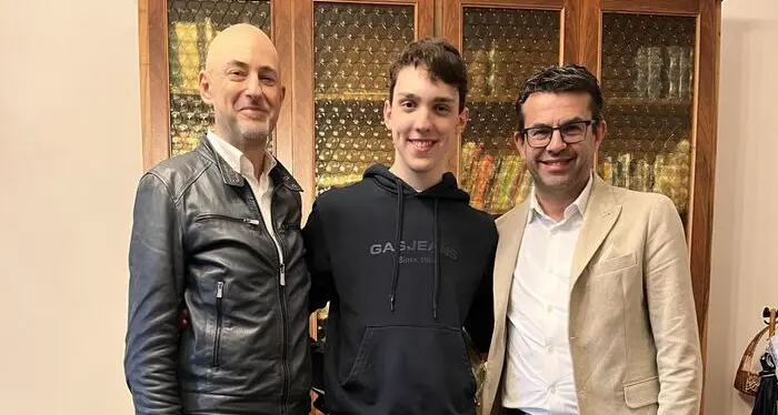 Alessandro, ipovedente da 4 anni, scia e sogna le Paralimpiadi: “Aiutiamolo a realizzare il suo sogno”