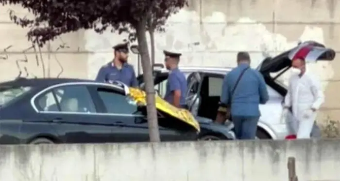 Ventenne ucciso a colpi di pistola: il giovane accusato dell’omicidio lo aveva visto con la sua ex