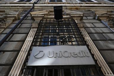 Ipotesi di vendita della quota di Berlino in Commerz a Unicredit