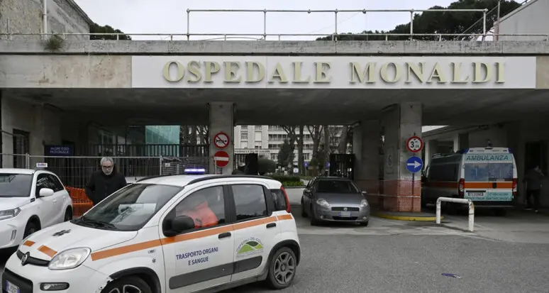 Bimbo morto, si aggrava la posizione degli indagati. Uno dei sei si difende: “Fatto tutto il possibile”