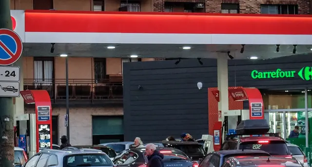 Benzina: Fegica e Figisc revocano lo sciopero