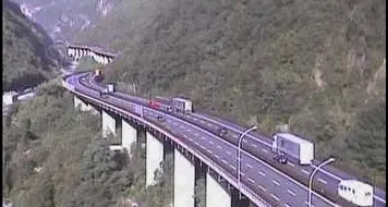 A22, si riduce la maxi-coda: 5 chilometri da Egna a Bolzano Sud con rallentamenti fino al Brennero