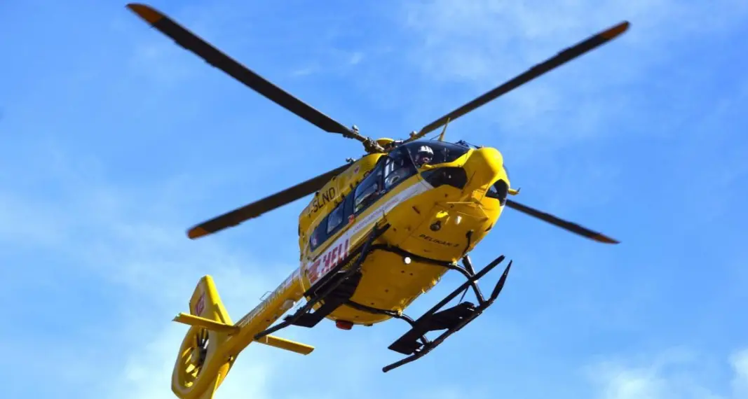 Cade da 20 metri sull'Alta Via Taser, muore sull'elicottero d'emergenza
